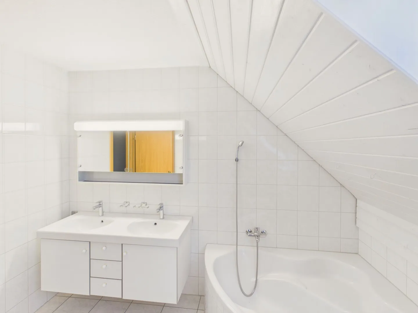Grande Casa Semi-Indipendente con Vista Bellissima - Foto 13 di 16