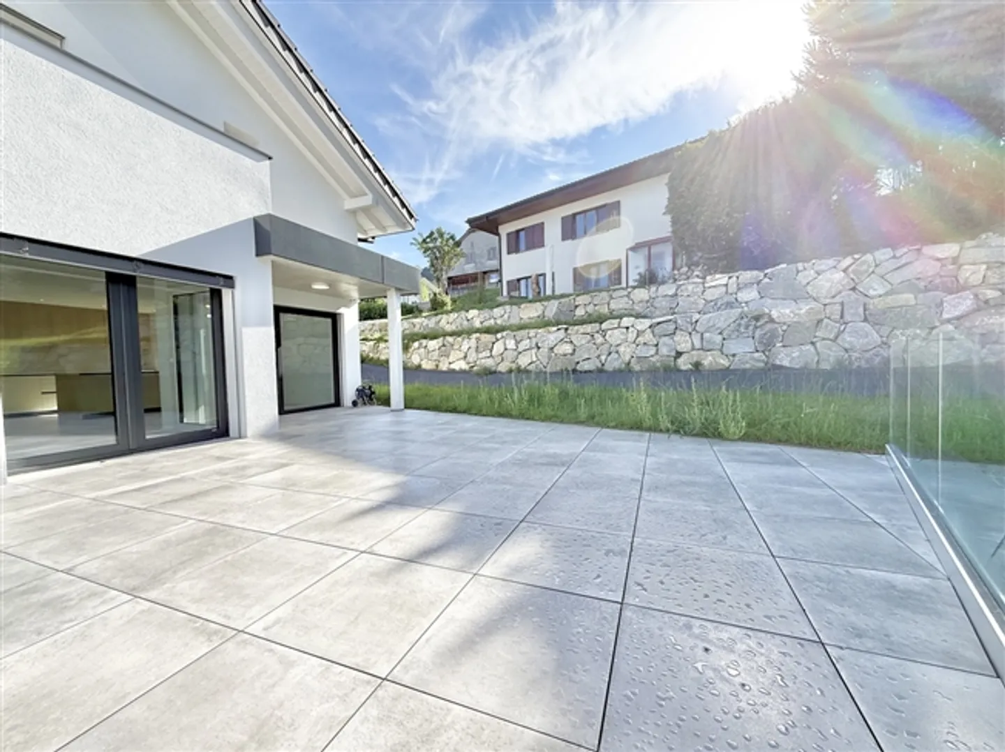 Neue und moderne Villa mit 2,5 unabhängigen Zimmern, grüne Umgebung - Foto 19 von 20