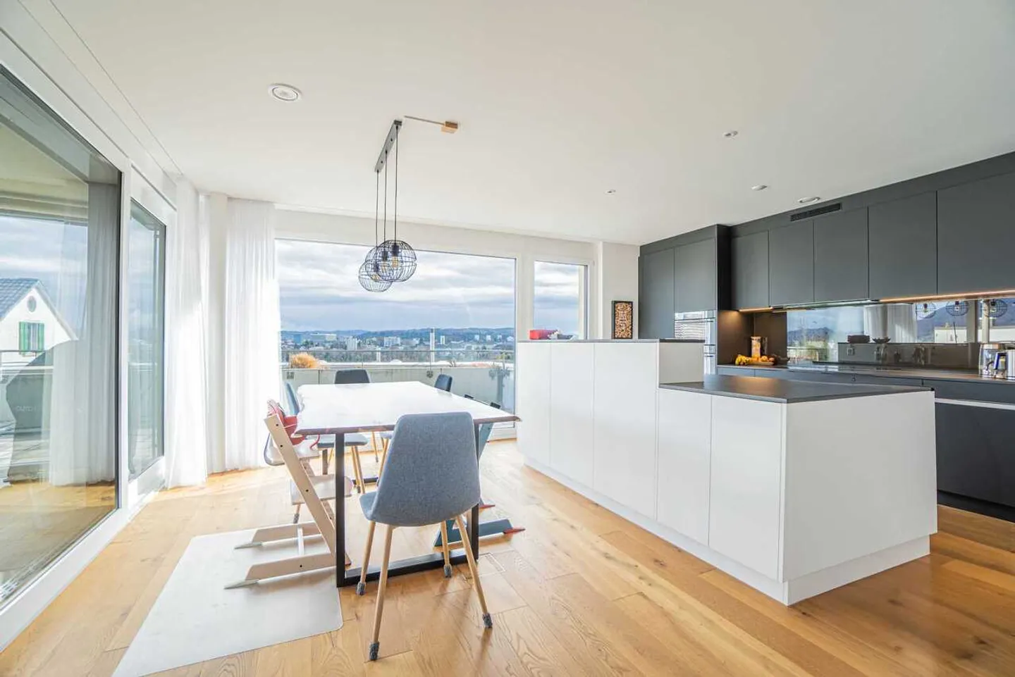 4.5-room terrace apartment with a panoramic view in Rombach for sale - Photo 1 of 13