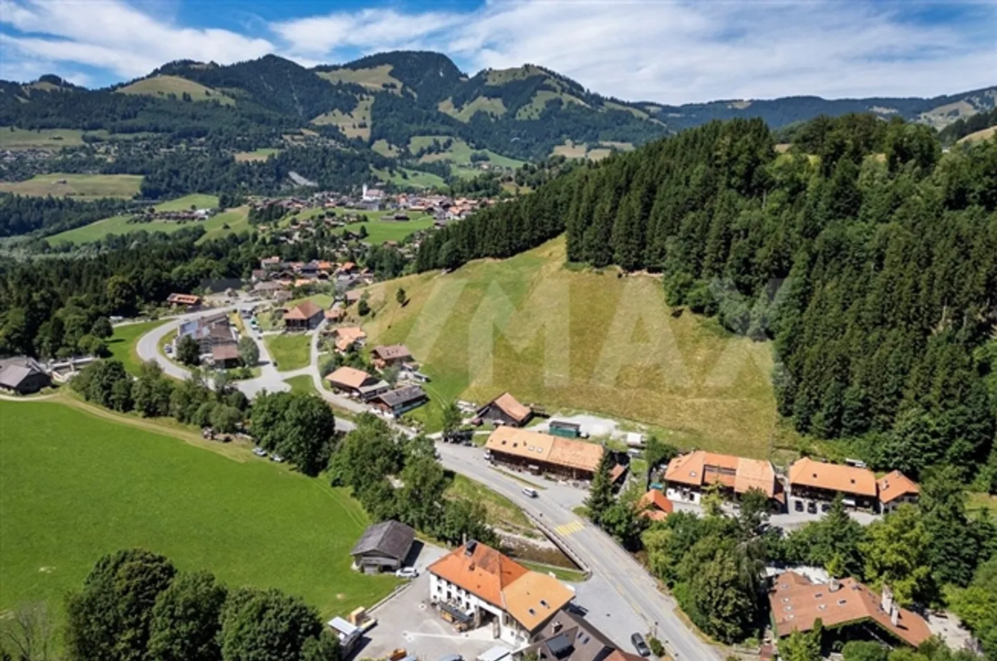 Ferme avec 2 appartements et un énorme potentiel - Photo 11 sur 13