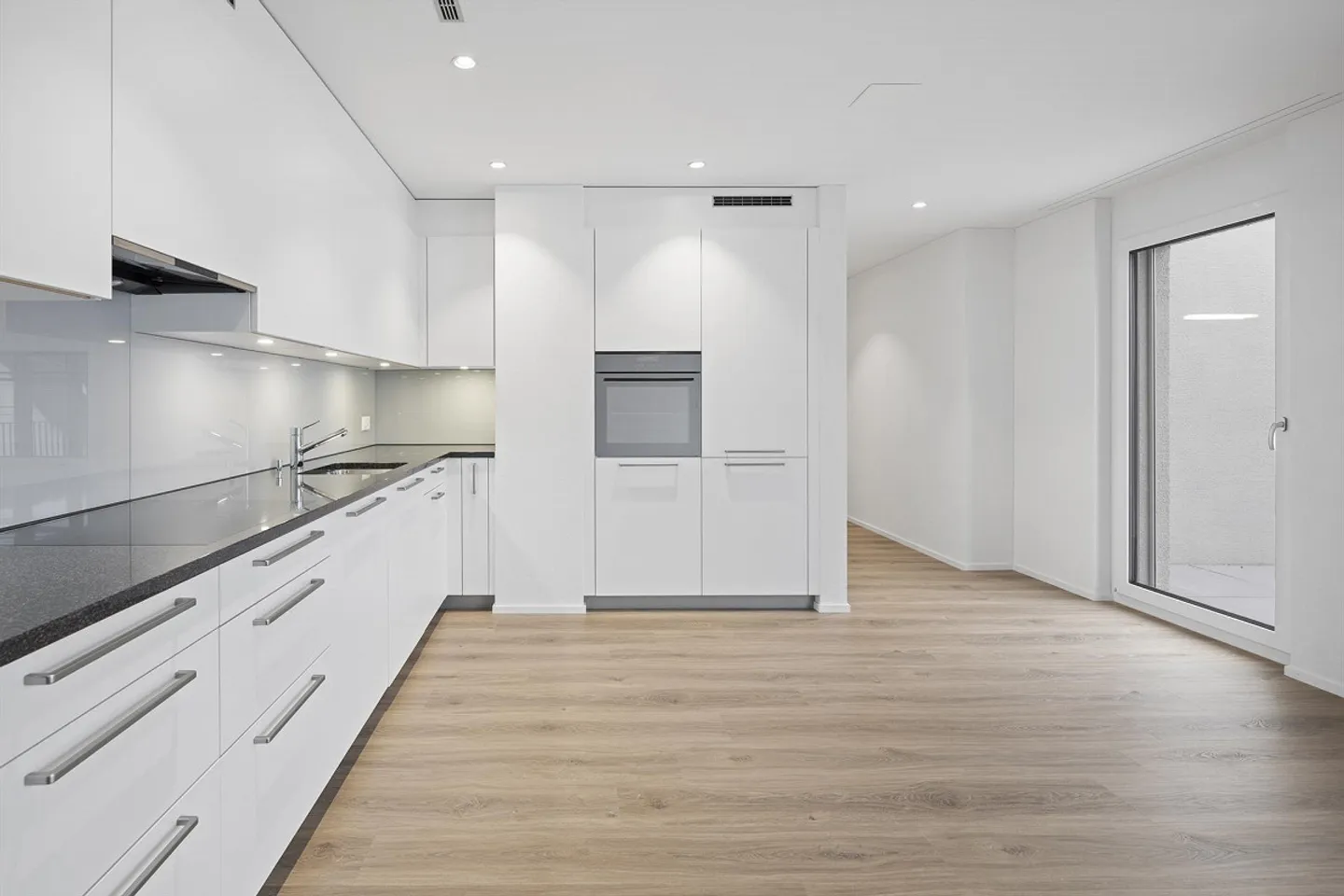 Moderne Attikawohnung in Zürich - Foto 3 von 19