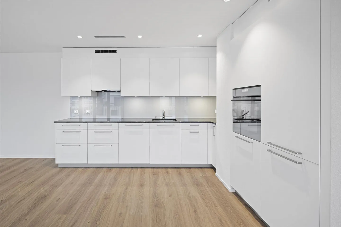 Moderne Attikawohnung in Zürich - Foto 2 von 19