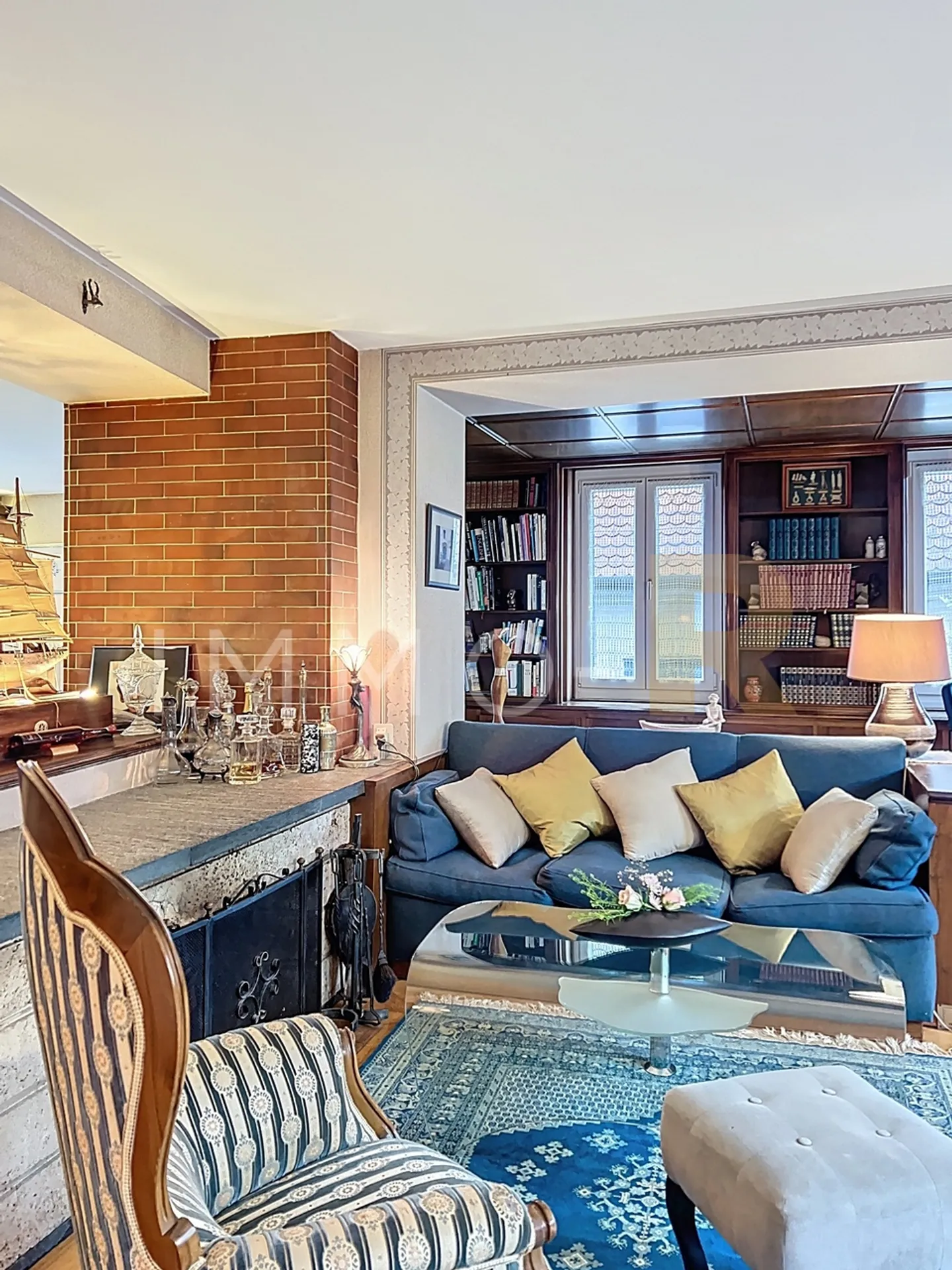 Opportunità unica nel cuore di Romont, edificio misto in vendita - Foto 5 di 12