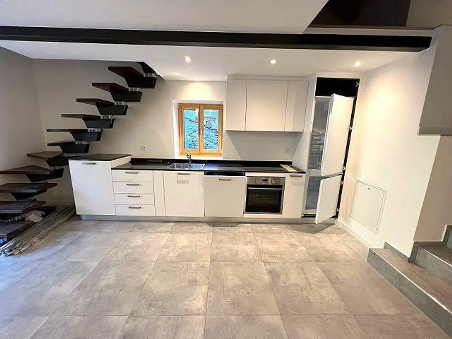 4-Familienhaus auch als Renditeobjekt / Casa di 4 app. rinnovata a... - Foto 3 di 36