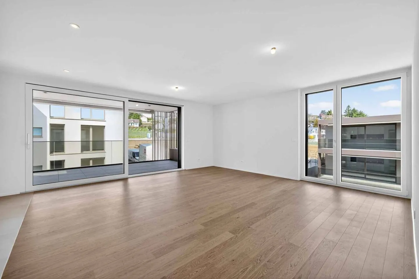 9 MAGNIFICENT NEW 3.5-ROOM APARTMENTS - Photo 2 of 10