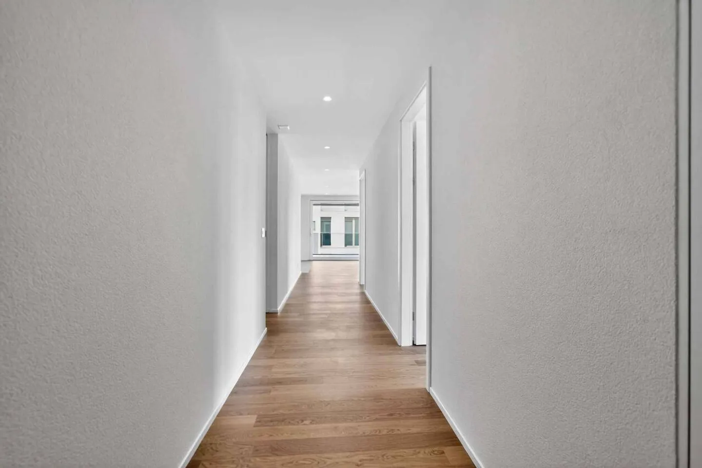 9 MAGNIFICENT NEW 3.5-ROOM APARTMENTS - Photo 5 of 10