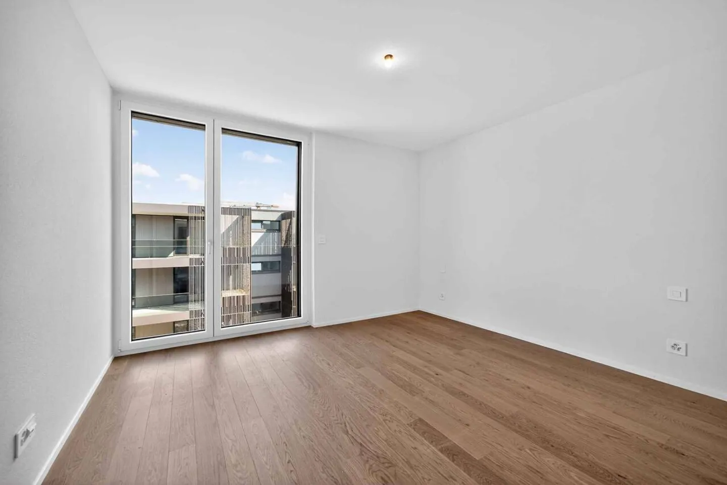 9 MAGNIFICENT NEW 3.5-ROOM APARTMENTS - Photo 6 of 10