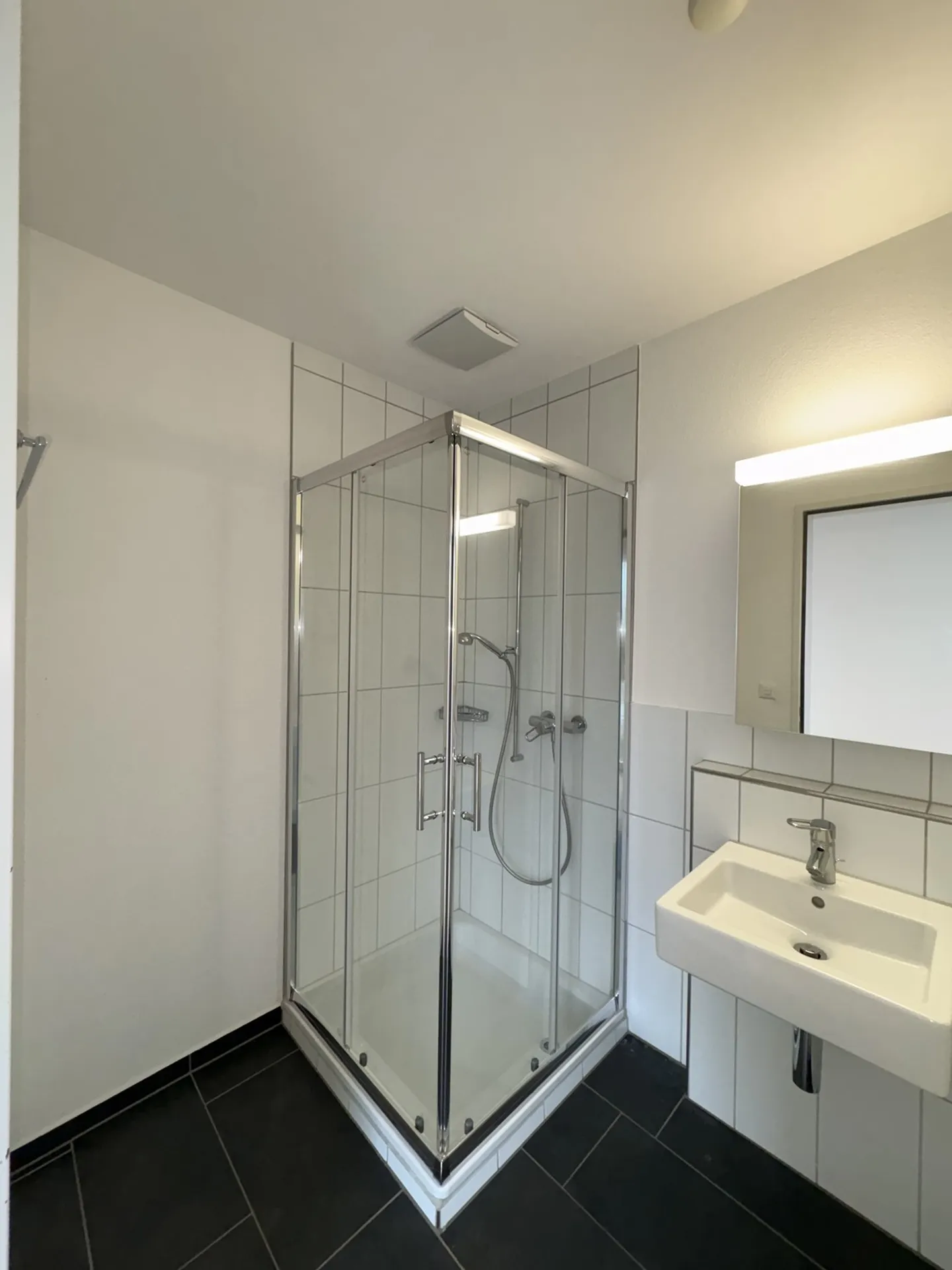 Appartement 4.5 pièces de 148 m² directement à la gare de Dübendorf - Photo 12 sur 27