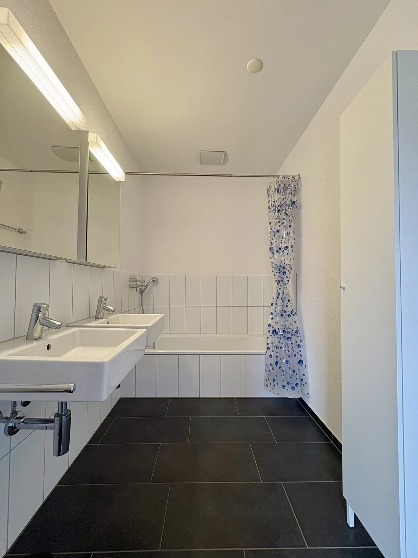 Appartement 4.5 pièces de 148 m² directement à la gare de Dübendorf - Photo 13 sur 27