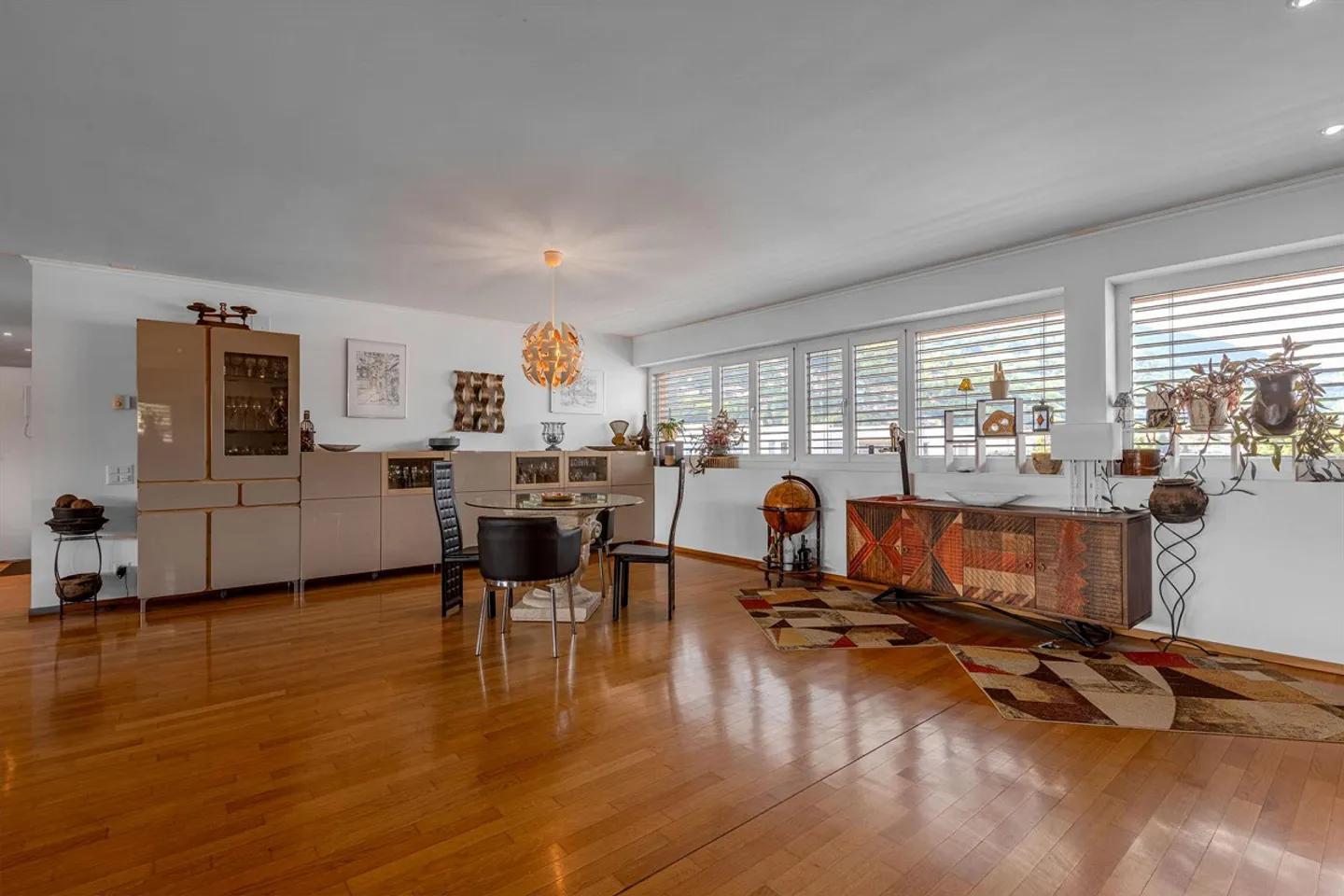 ENORMOUS SUPER ATTIC 4.5 ROOMS LIKE NEW IN AGNO - Photo 4 of 9