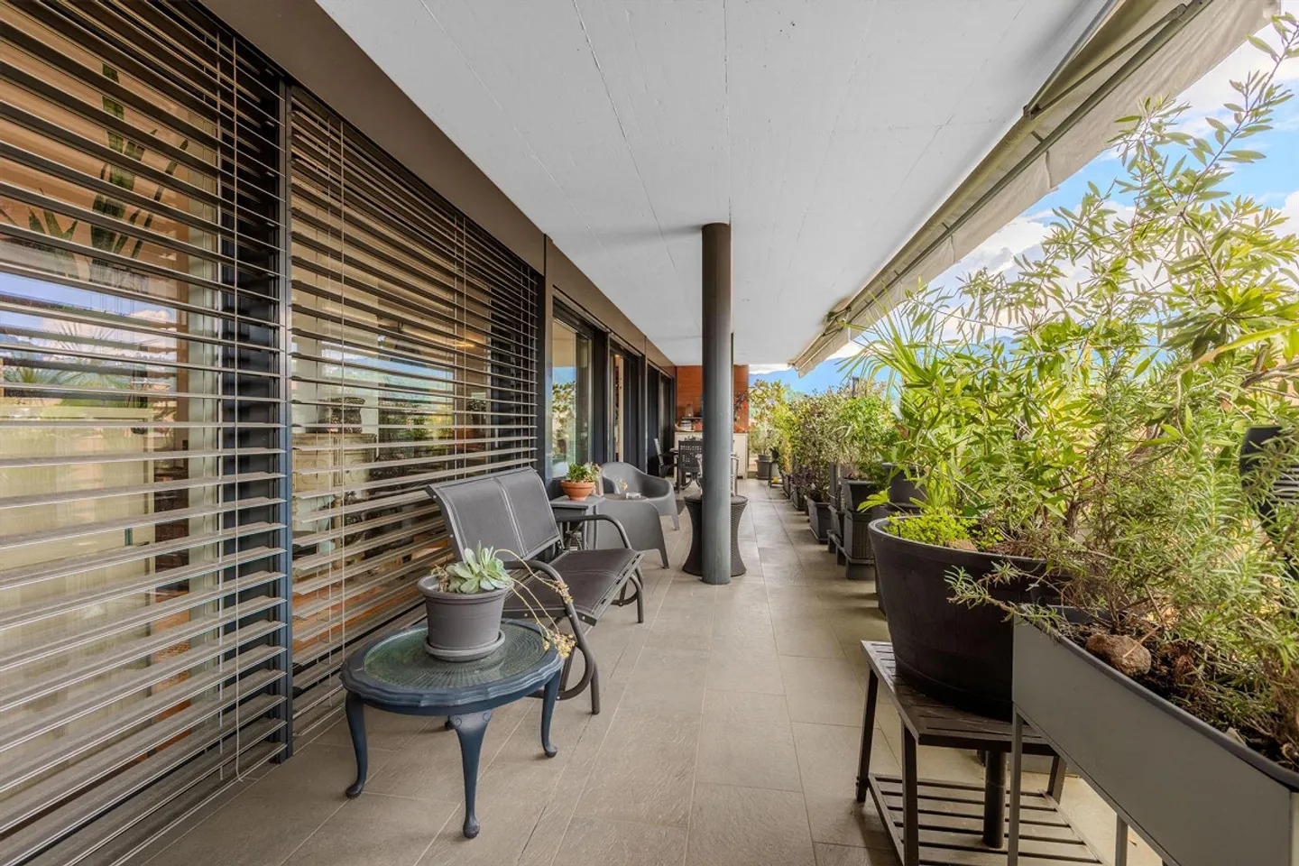 ENORMOUS SUPER ATTIC 4.5 ROOMS LIKE NEW IN AGNO - Photo 5 of 9