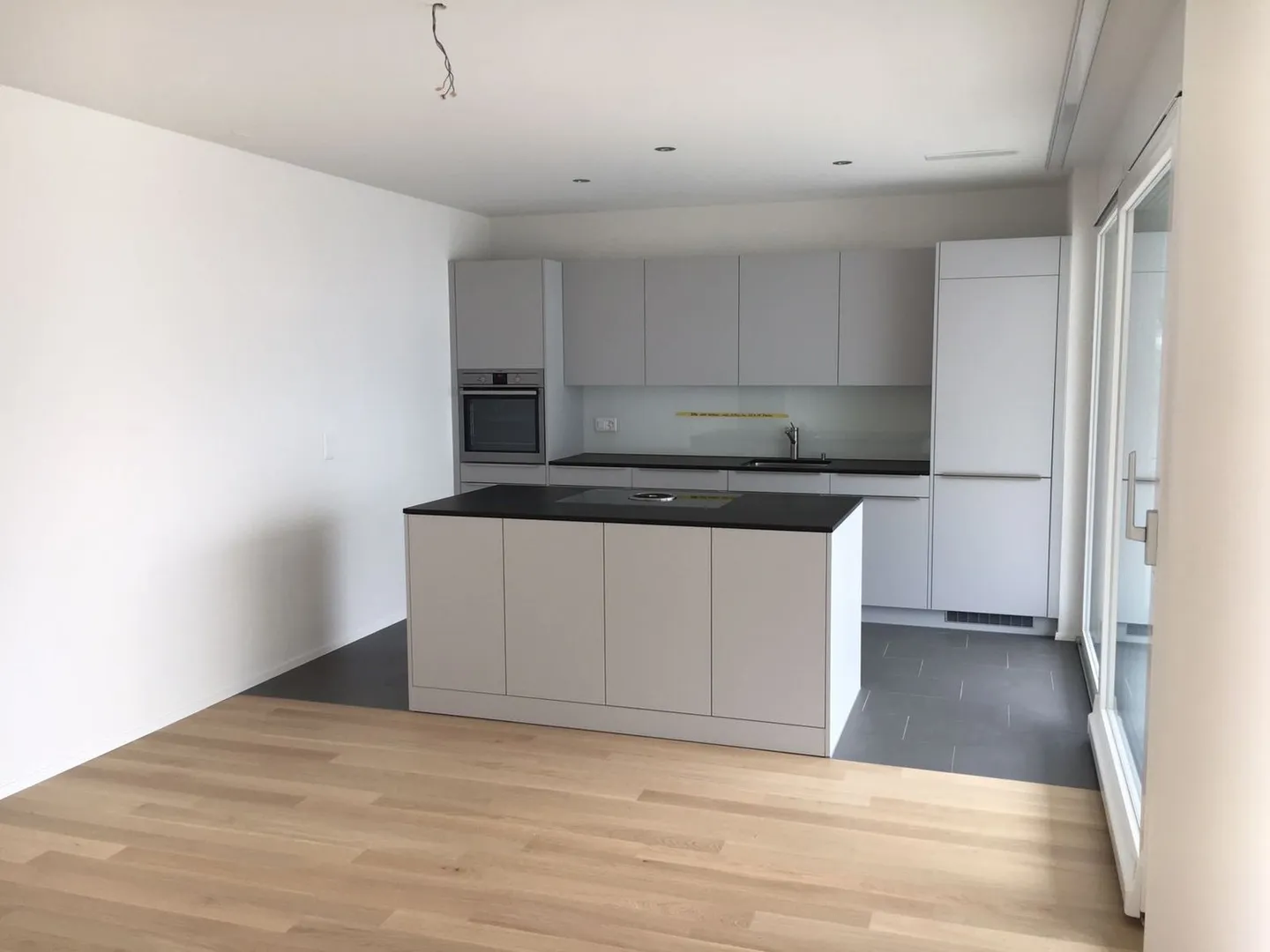 Modern 4.5-room apartment in ownership standard - Photo 2 of 15