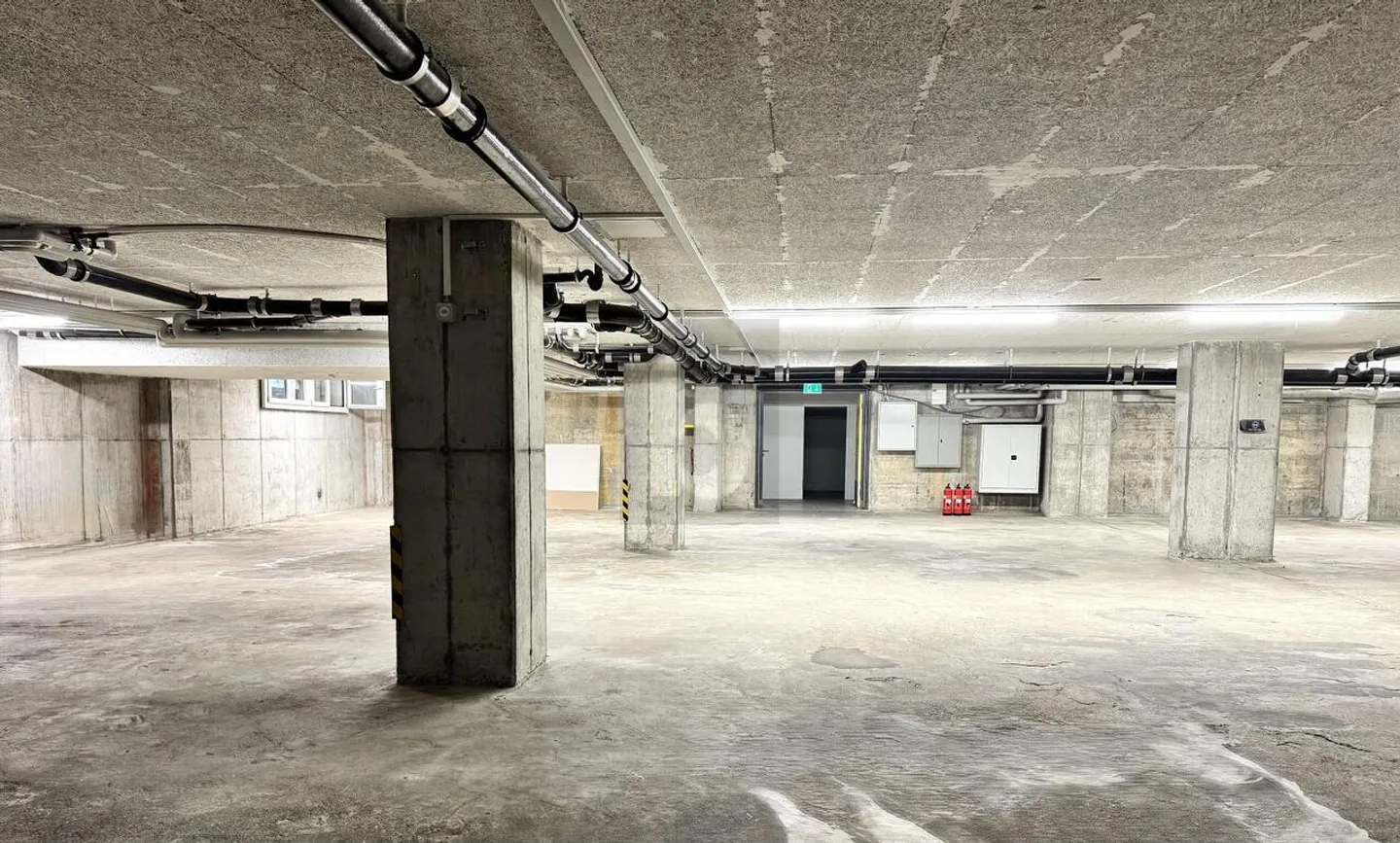 MODERN STORAGE AND LOGISTICS SPACE - Photo 3 of 5