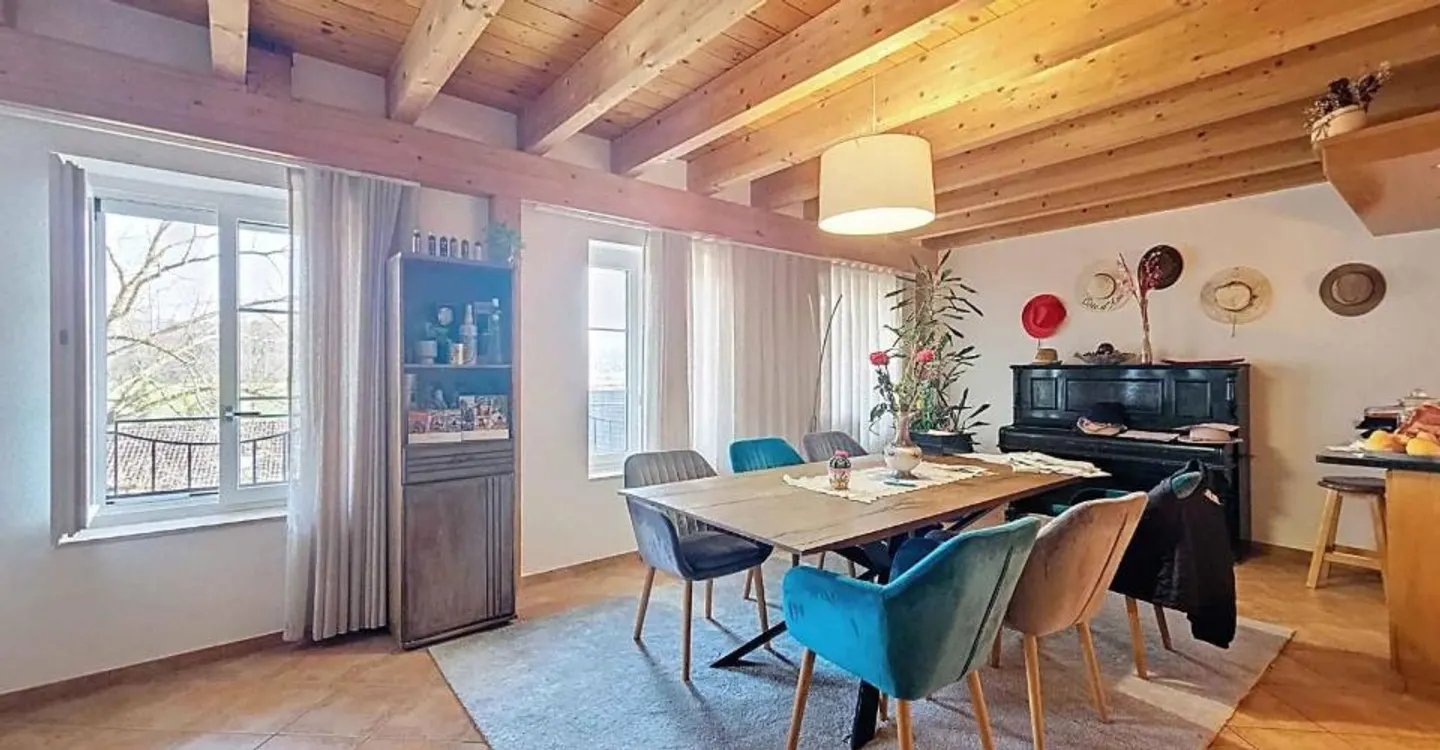 Edificio residenziale con caffè-ristorante nel cuore della Broye - Foto 8 di 11