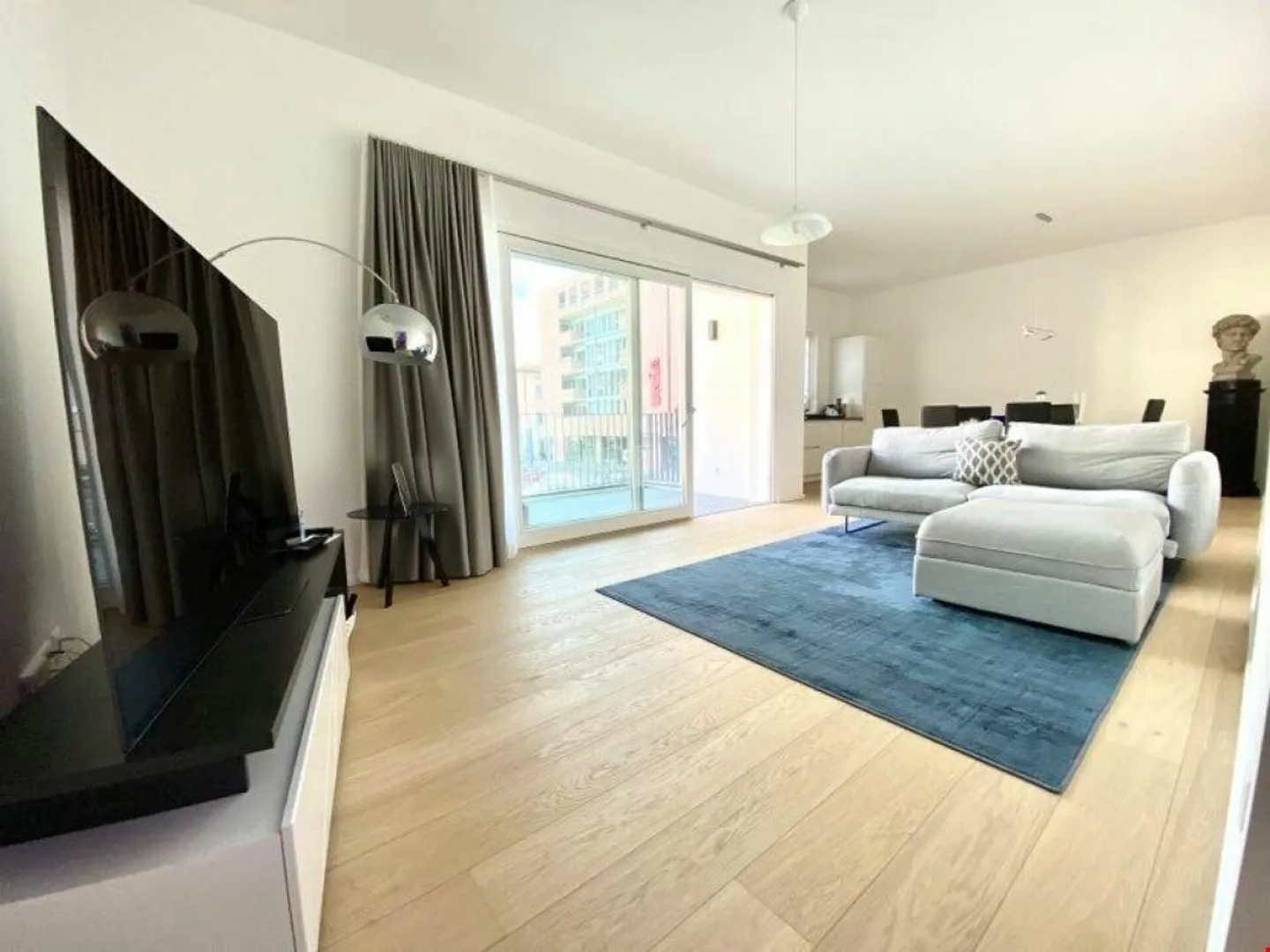 Appartement moderne au centre de Chiasso - Photo 2 sur 14