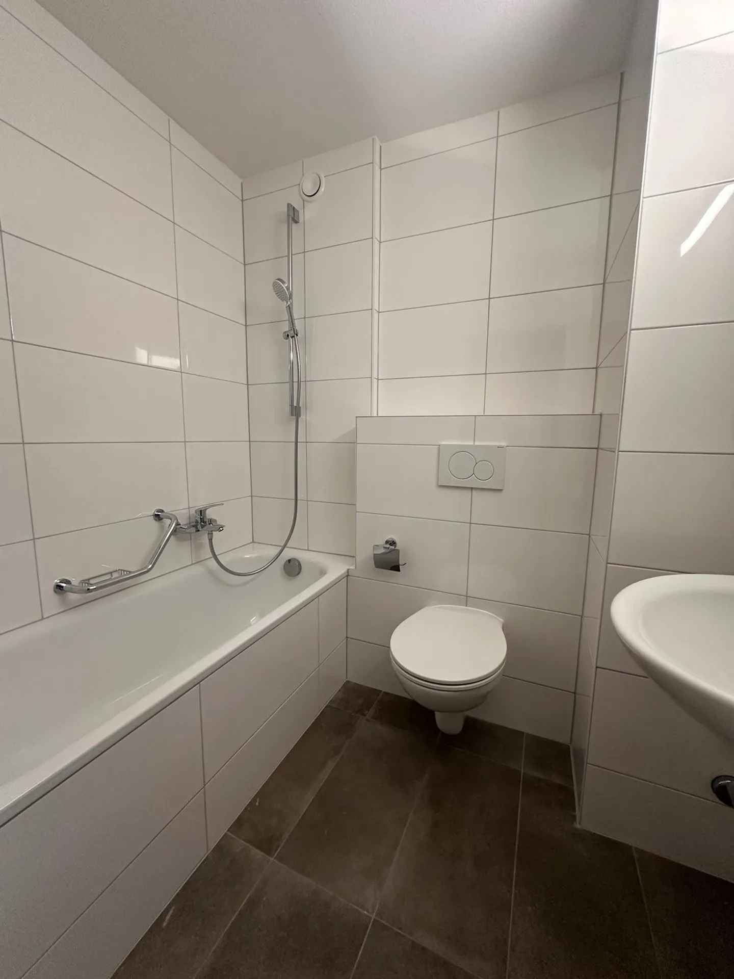 Renovated 2-room apartment on the 2nd floor - Photo 3 of 3