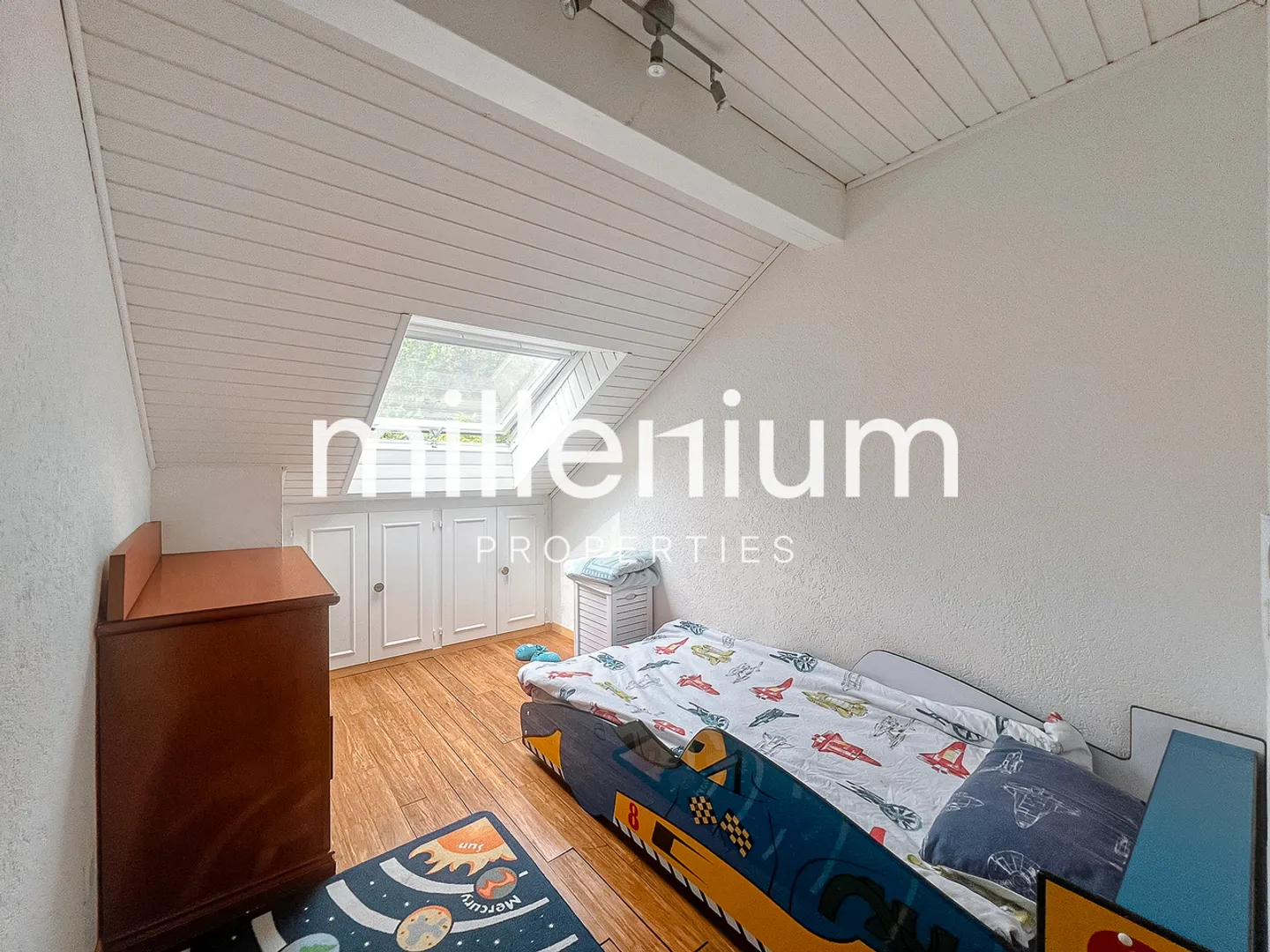 Casa familiare con giardino, piscina e studio indipendente - Foto 10 di 13