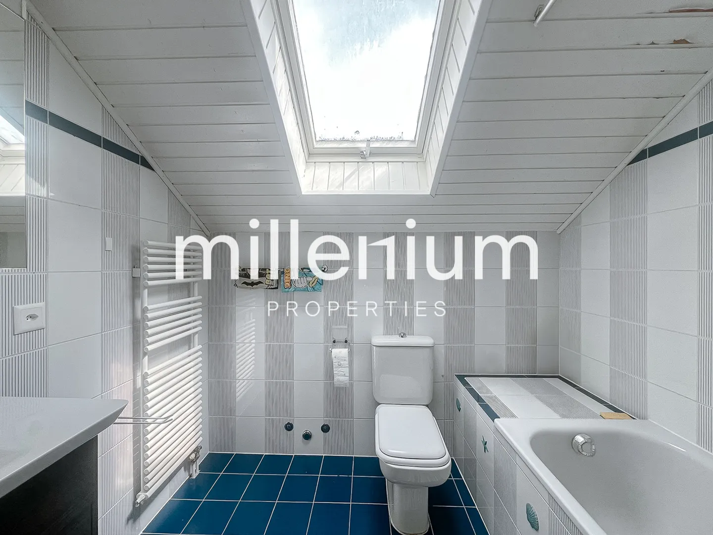 Casa familiare con giardino, piscina e studio indipendente - Foto 11 di 13