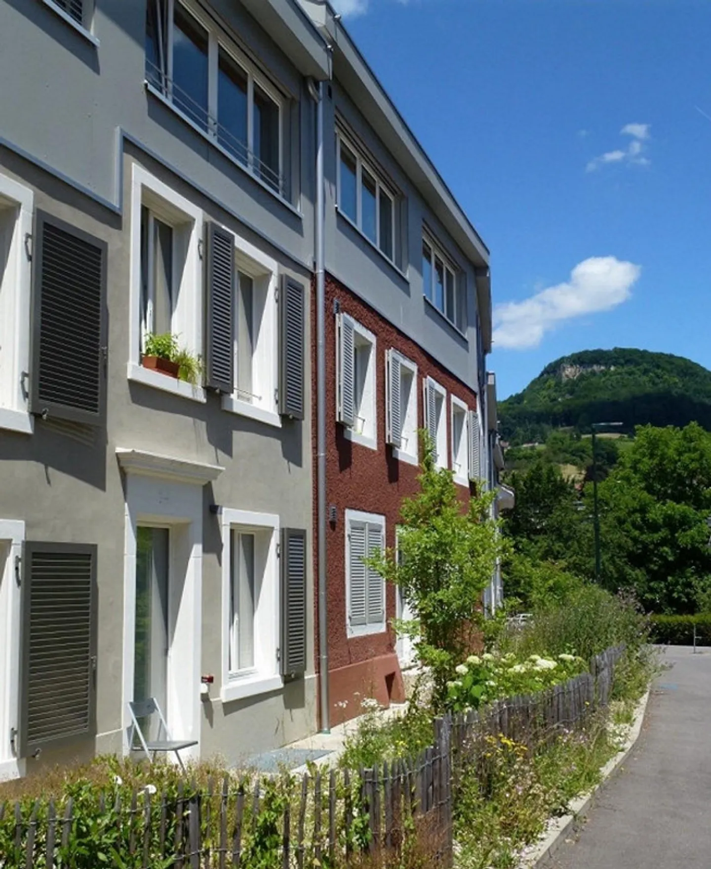 3.5-room apartment with vaulted cellar and garden - Photo 1 of 10