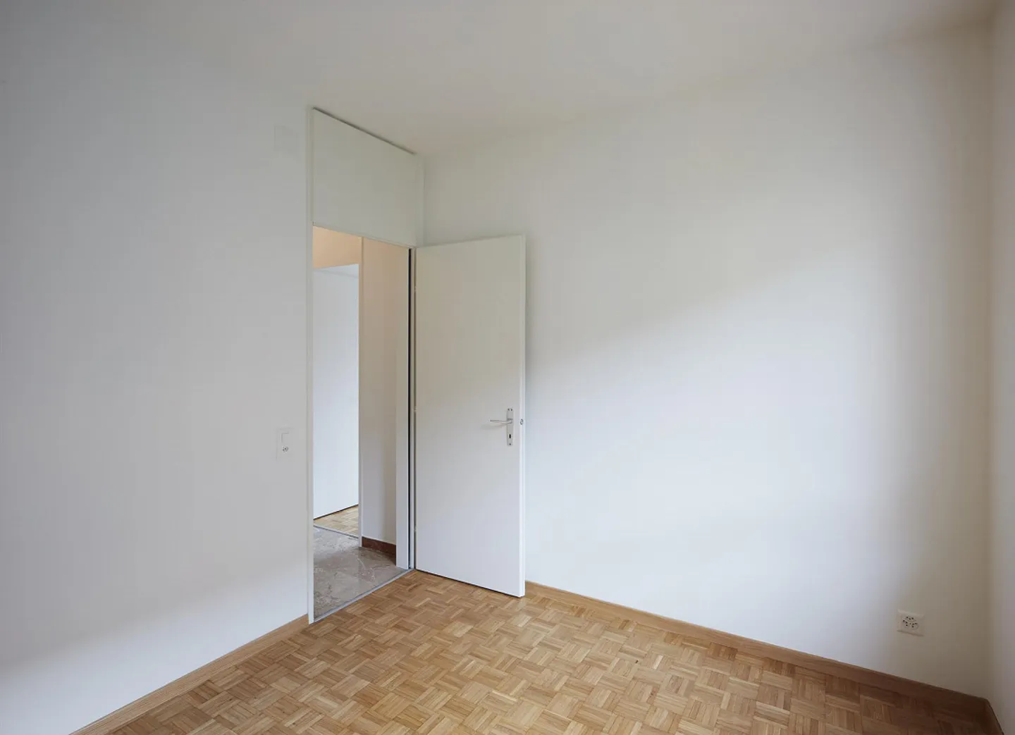Helles 3.5-Zimmer-Apartment mit Balkon in Lugano - Foto 7 von 11