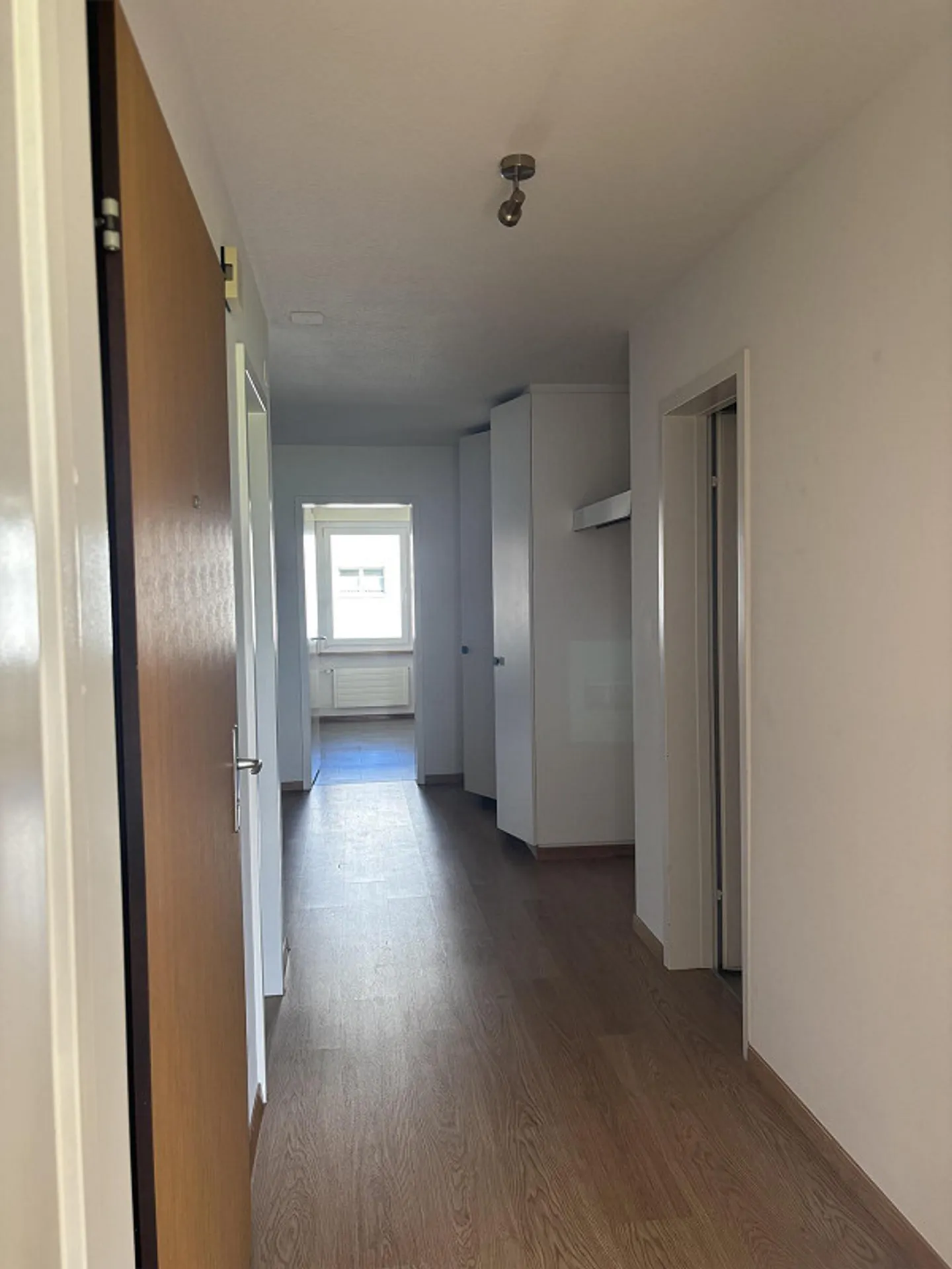 Geräumige Wohnung in Thun - Foto 3 von 7