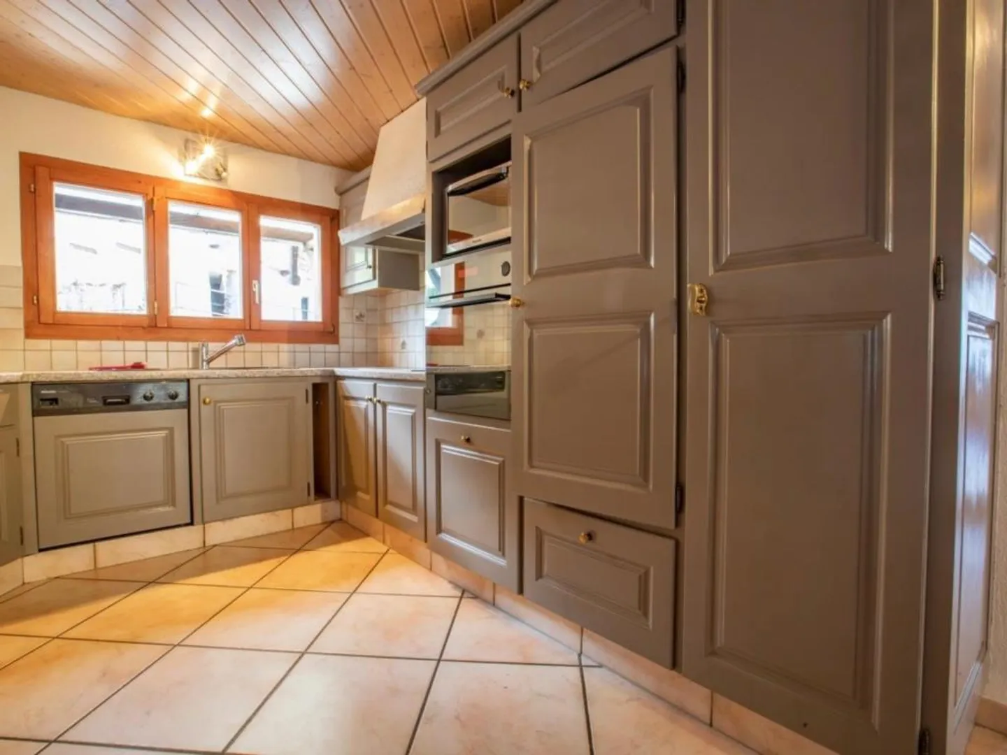 Mischgebäude - Foto 7 von 10