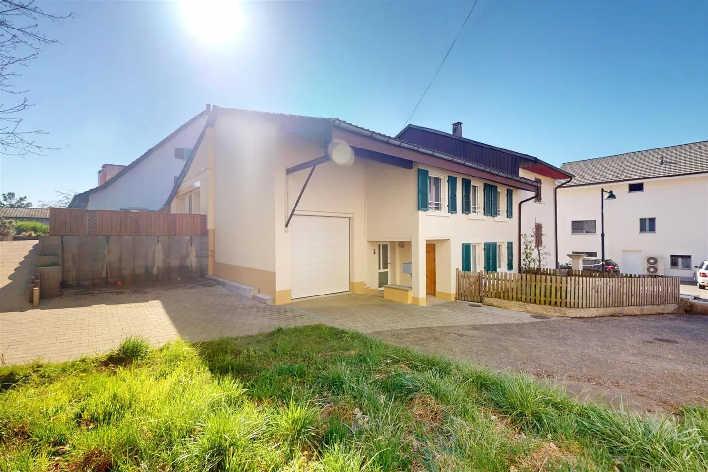 Ampia casa unifamiliare nel cuore di Liesberg, Canton BL - Foto 1 di 13