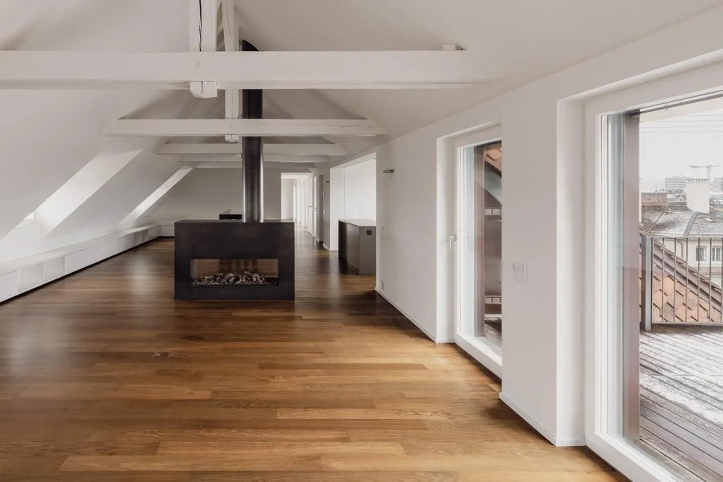 Appartement unique de 2,5 pièces avec vue panoramique sur la skyline de Zurich - Photo 3 sur 12