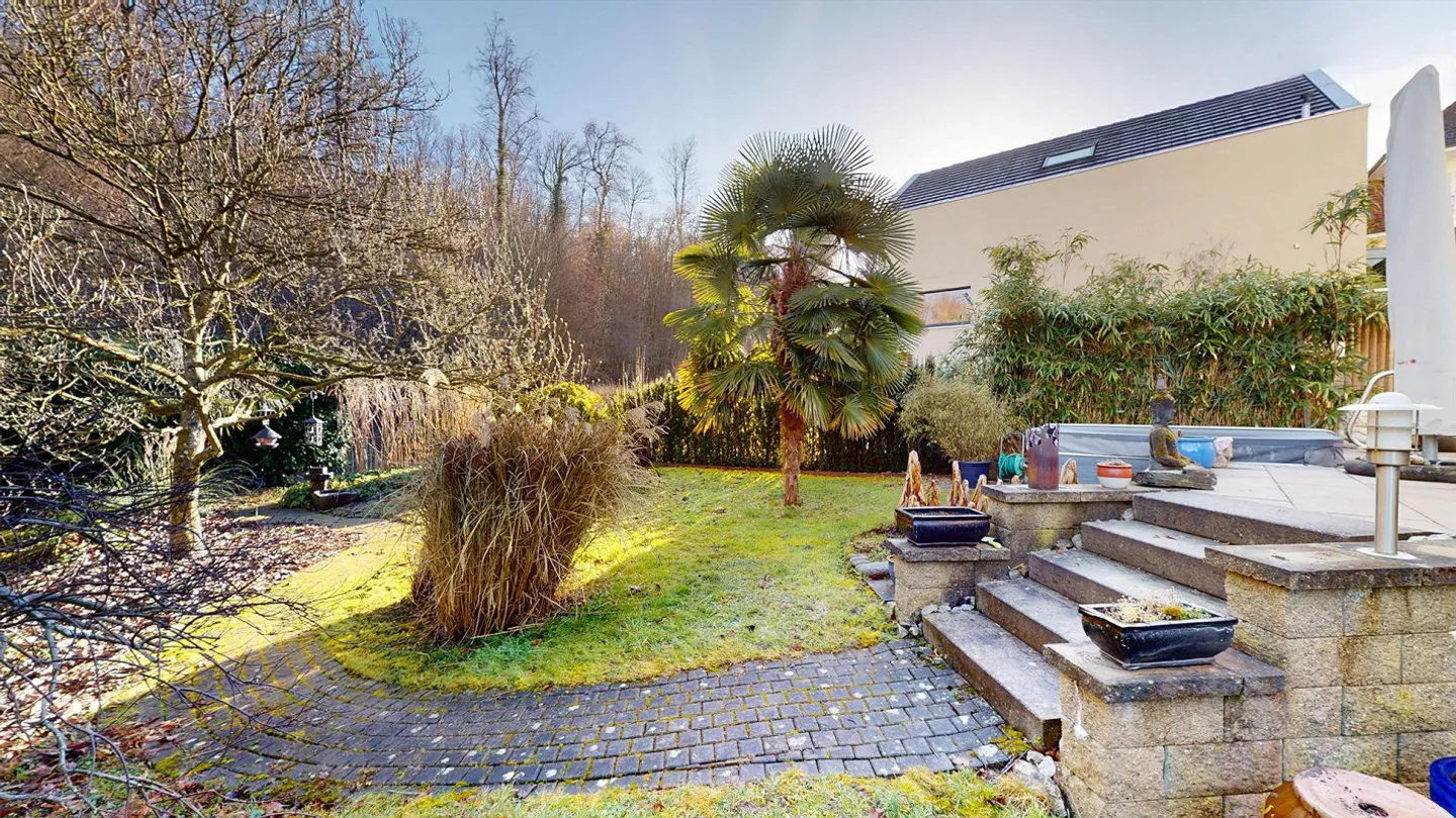 Charmante maison individuelle de 5 pièces dans un emplacement attrayant à Aesch - Photo 4 sur 14