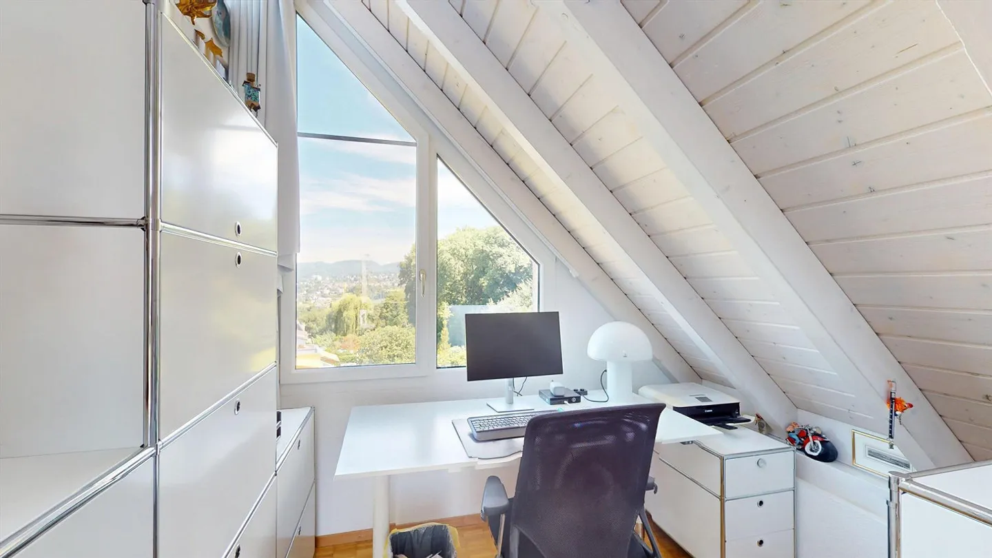 Charmante maison individuelle de 5 pièces dans un emplacement attrayant à Aesch - Photo 13 sur 14