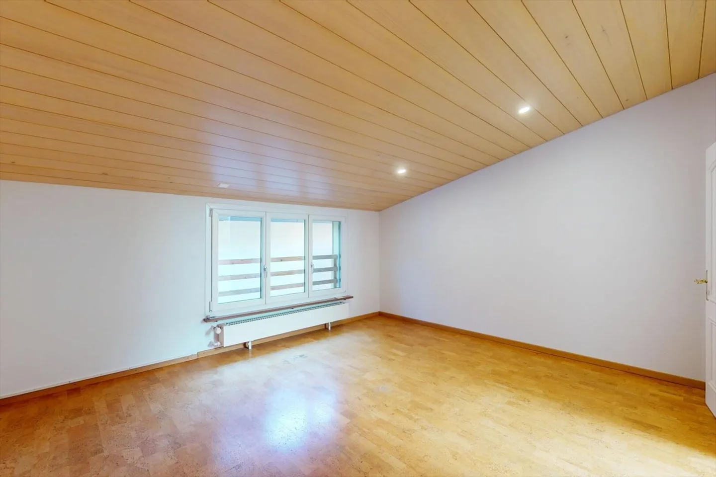 Ampia casa unifamiliare nel cuore di Liesberg, Canton BL - Foto 9 di 13