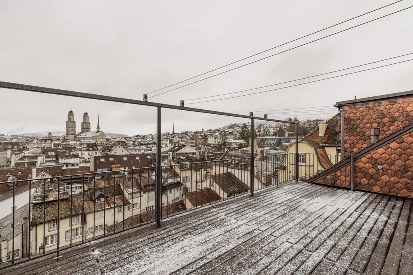 Appartement unique de 2,5 pièces avec vue panoramique sur la skyline de Zurich - Photo 10 sur 12