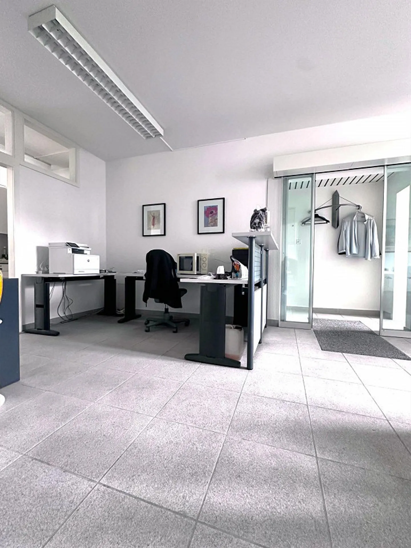 Immobile commerciale nel cuore di Wettingen con ingresso privato - Foto 5 di 12