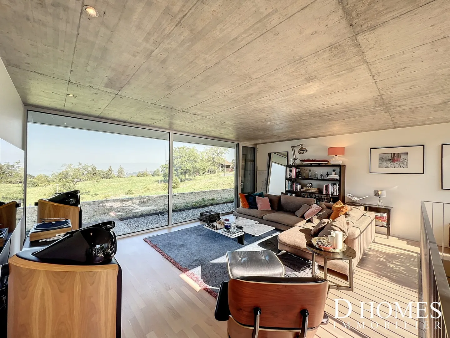 EXCLUSIVE I Contemporary duplex villa with lake view - Photo 4 of 13