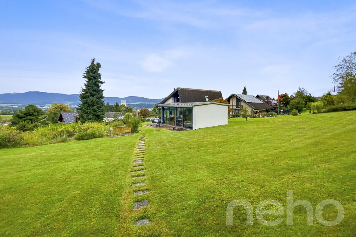 Vivere al confine della foresta con piscina coperta, giardino d'inverno e vista panoramica - Foto 11 di 12