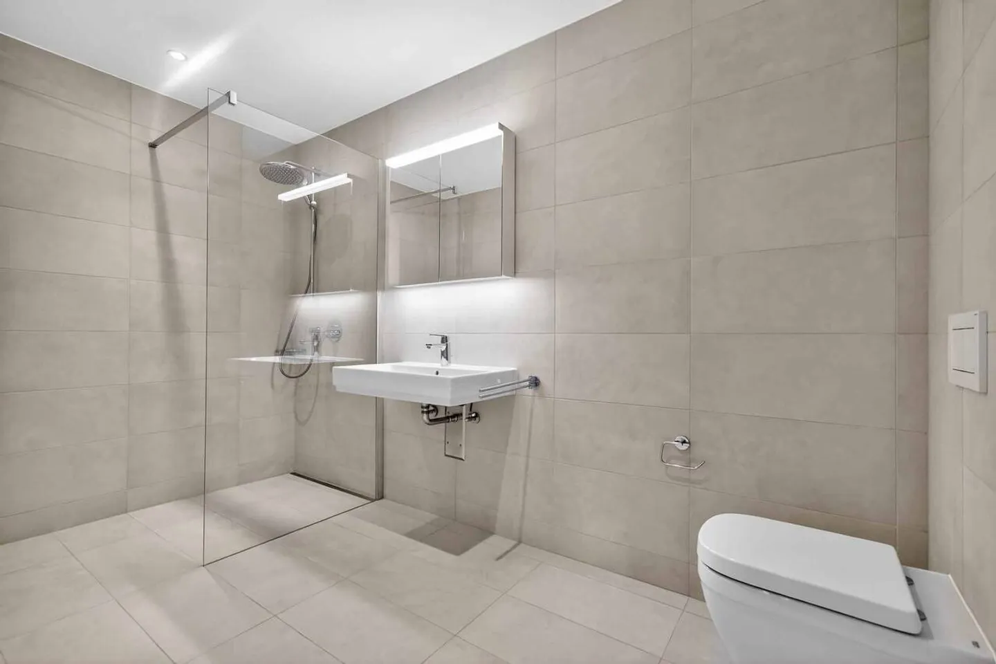 2,5 stanze nuove, spaziose, luminose con giardino - Foto 7 di 9