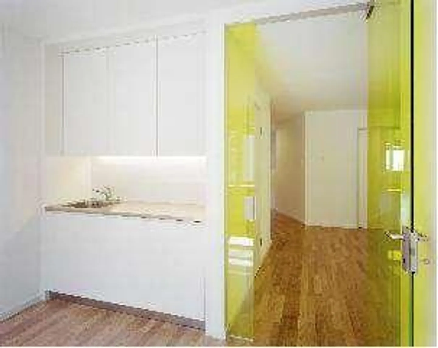 Working in a prime location near Heuwaage! - Photo 4 of 5