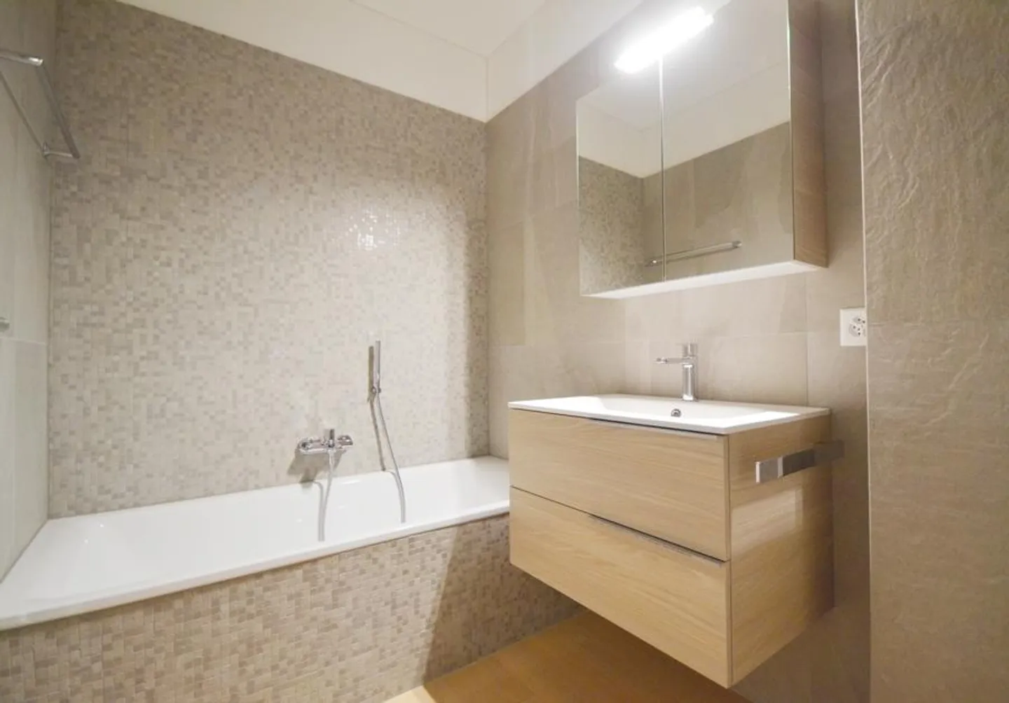 Elegantes Apartment mit Garten - Foto 7 von 17