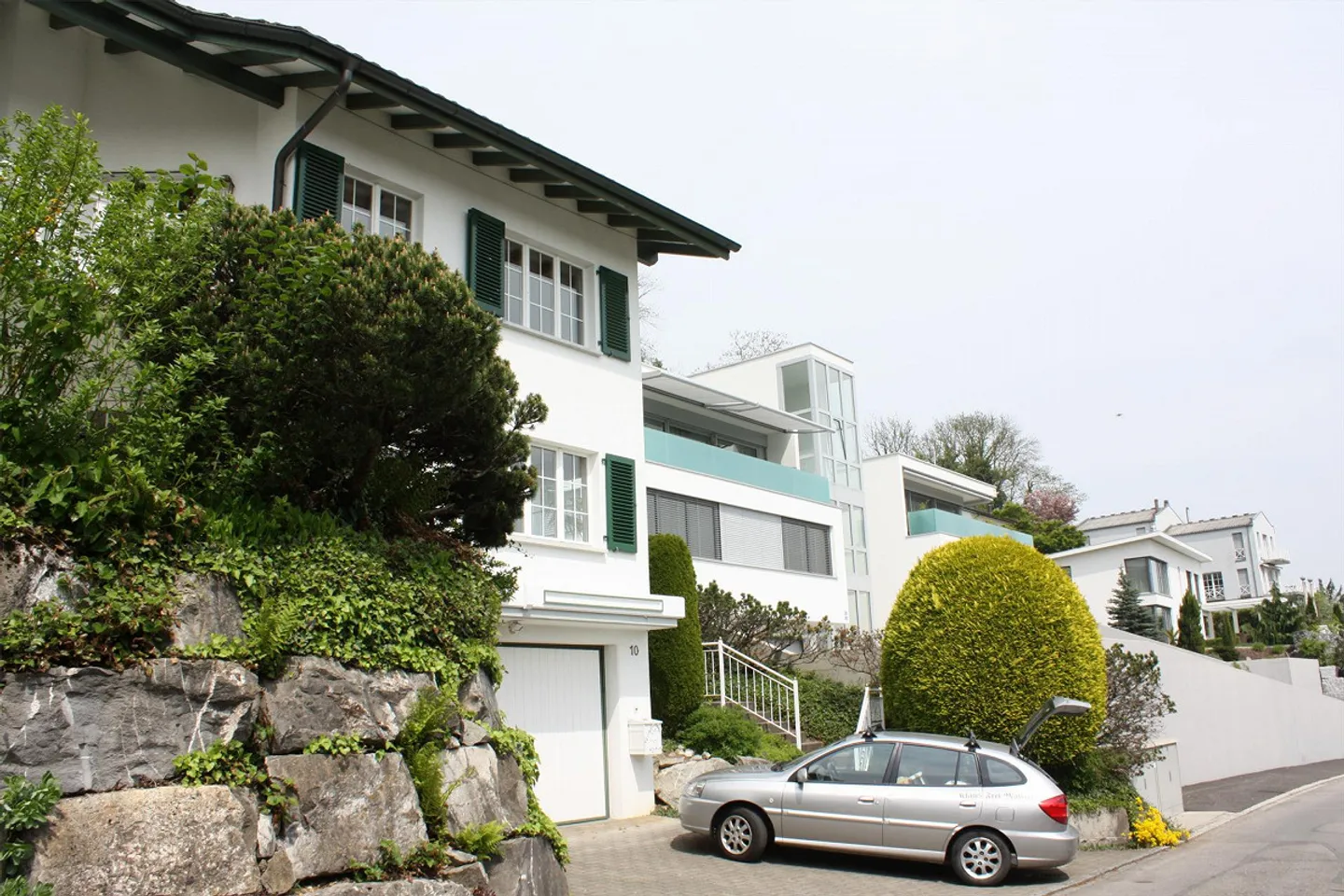 Dreamy 5.5 Room Single-Family House in Sunny Hillside Location - Photo 1 of 10