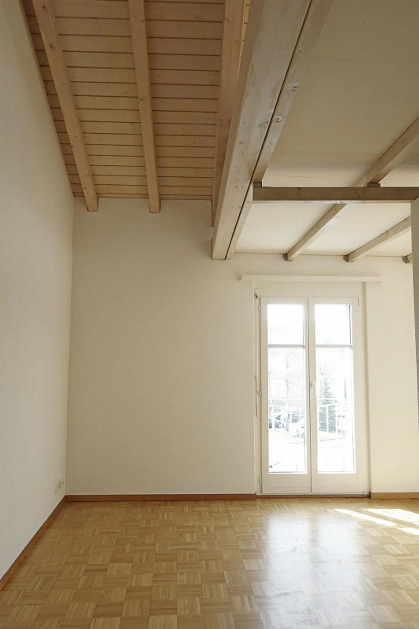 Appartement douillet de 2,5 pièces avec galerie au centre du village - Photo 5 sur 7