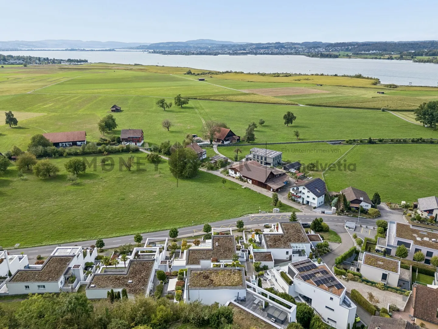 4.5- (5.5-) Room Terrace Apartment at Lake Zurich with 180° Lake View - Photo 2 of 9