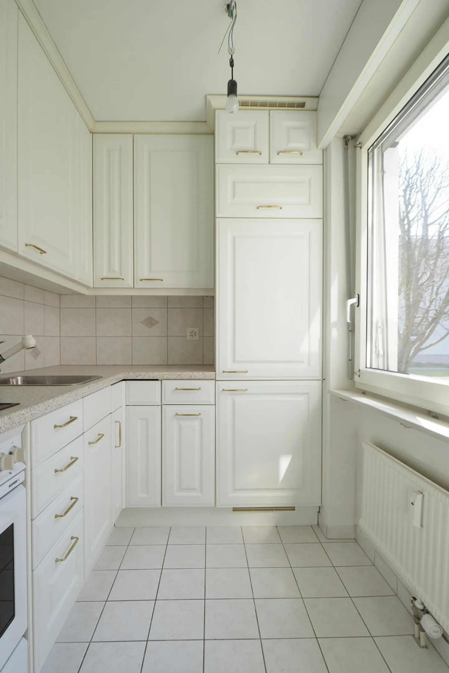 Quietly located 2.5-room apartment in popular Reinach - Photo 2 of 10