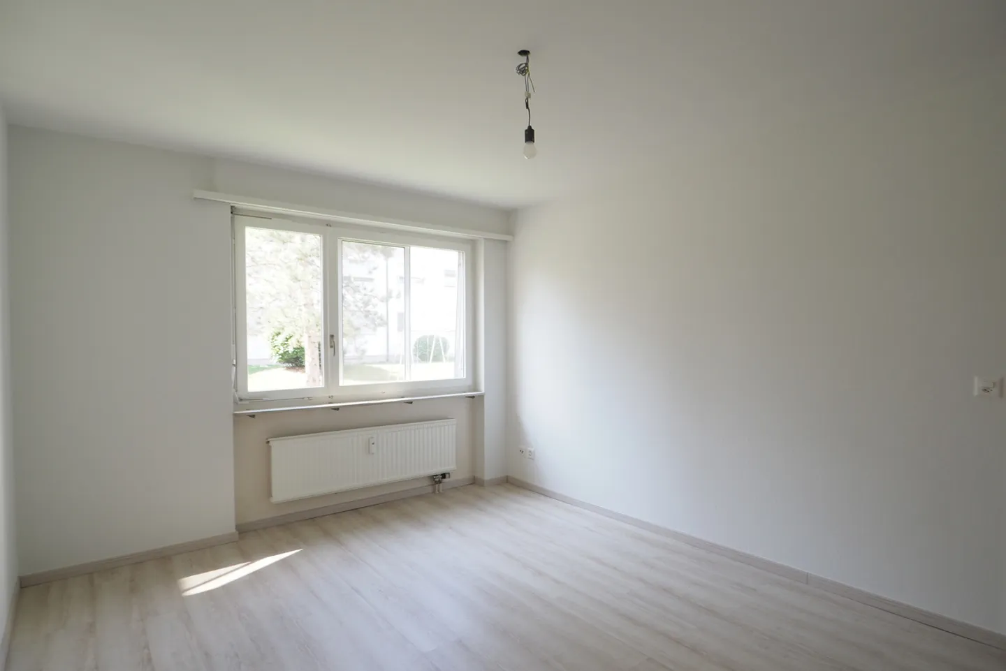 Quietly located 2.5-room apartment in popular Reinach - Photo 5 of 10
