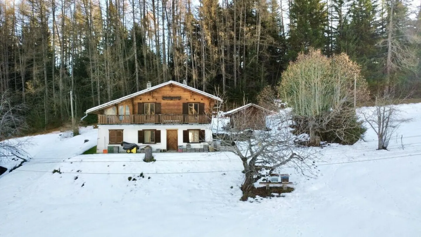 Chalet di 5.5 stanze con grande appezzamento di 2564 m2 - Foto 1 di 19