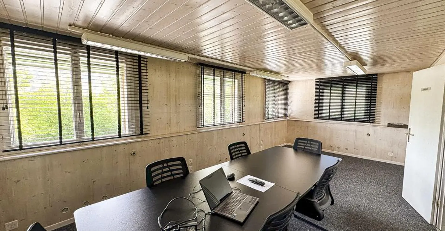 VUADENS | Mischgebäude für Unternehmen oder Rendite - Foto 8 von 12