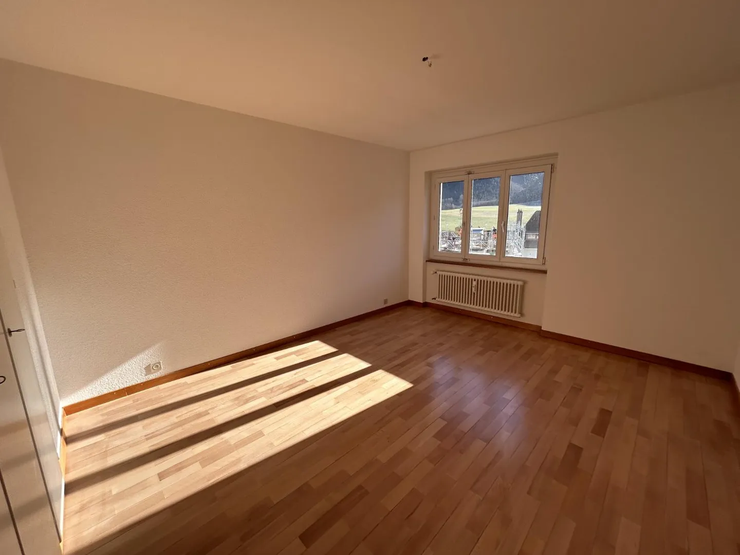 4-room apartment - Photo 1 of 10