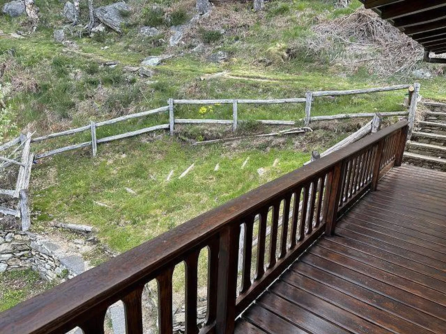 Chalet di 4 stanze in una posizione molto tranquilla e soleggiata con vista - Foto 17 di 39