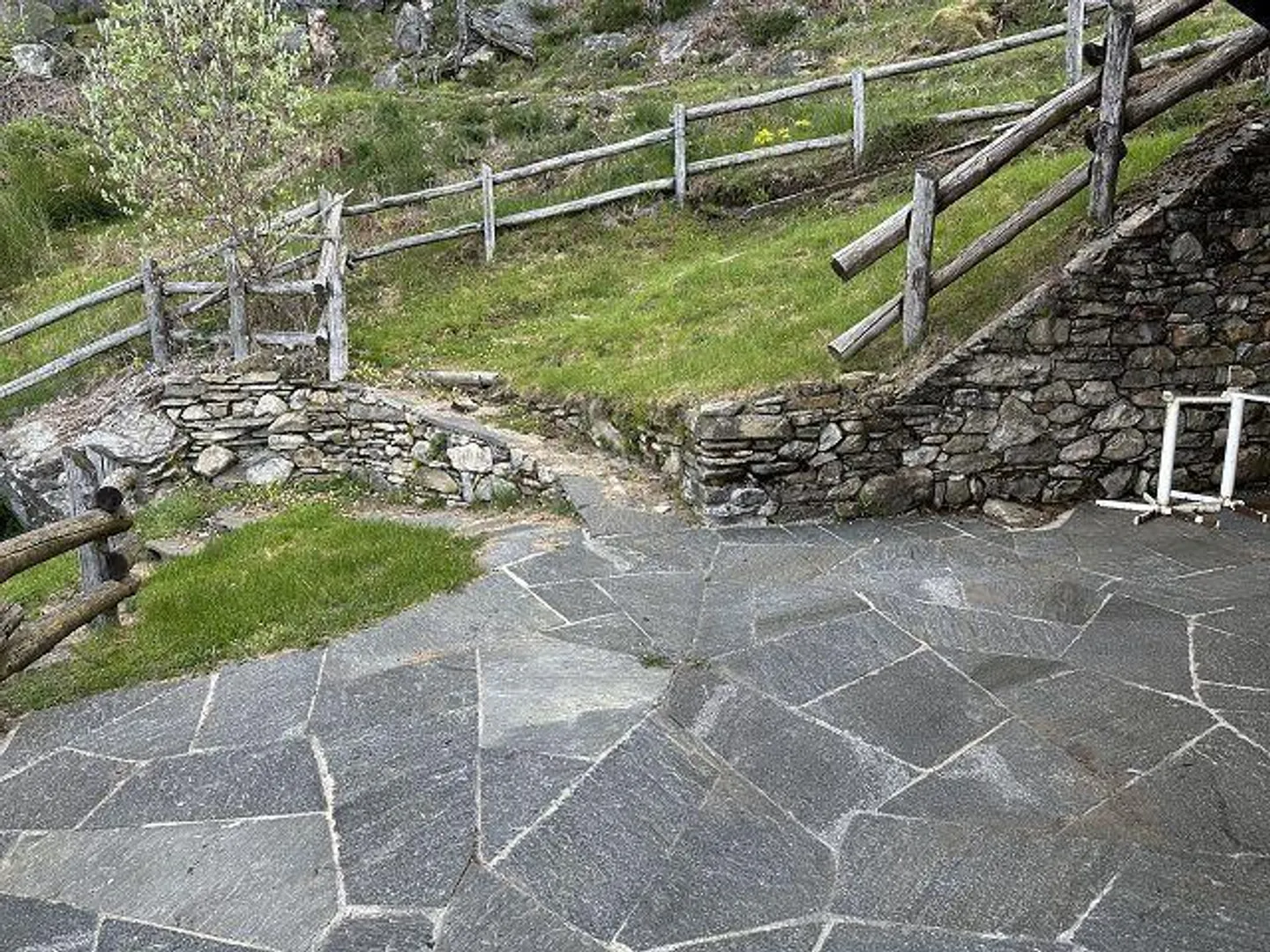 Chalet di 4 stanze in una posizione molto tranquilla e soleggiata con vista - Foto 19 di 39