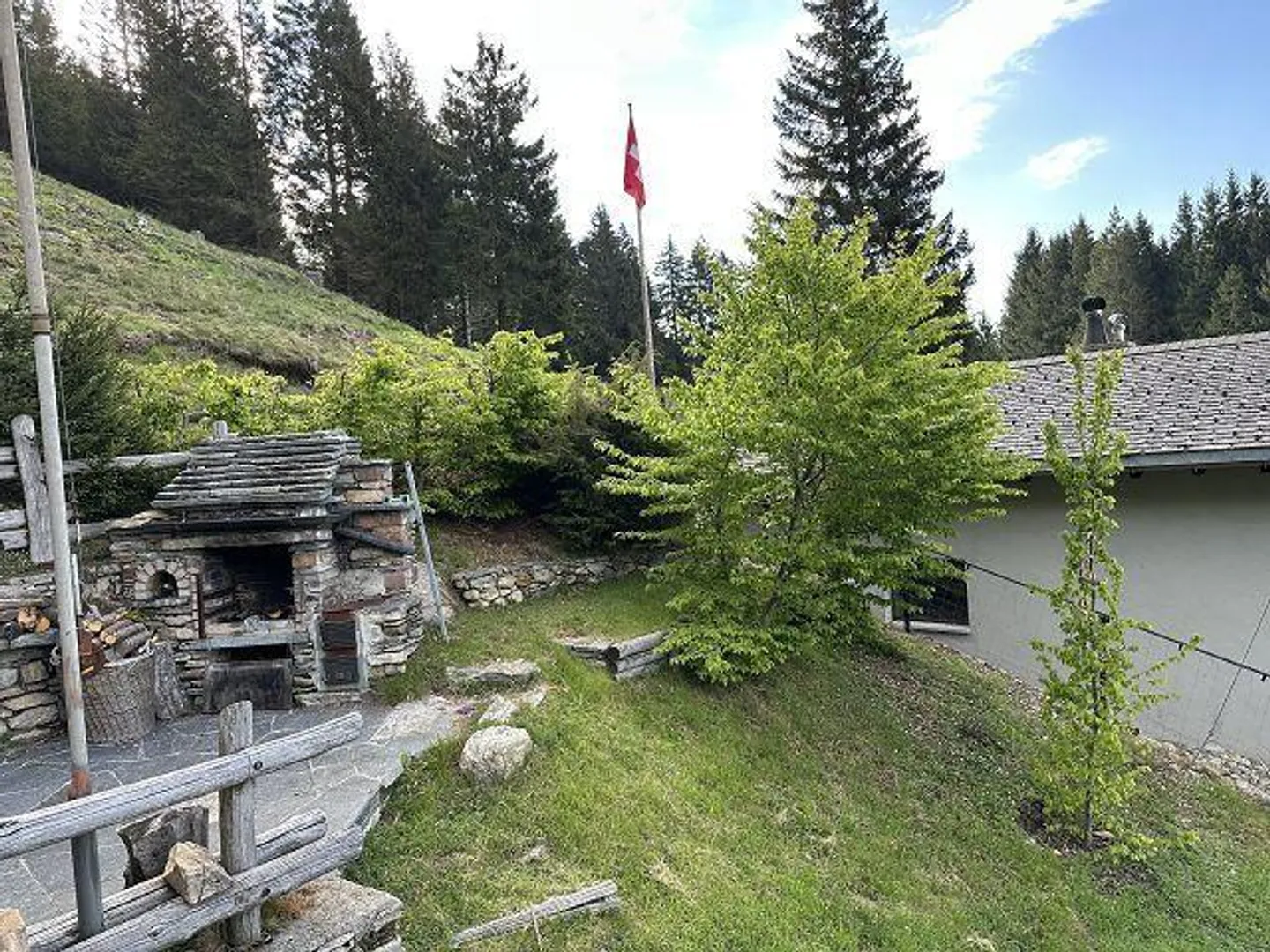 Chalet di 4 stanze in una posizione molto tranquilla e soleggiata con vista - Foto 20 di 39