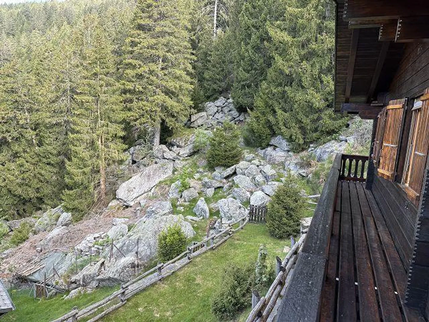 Chalet di 4 stanze in una posizione molto tranquilla e soleggiata con vista - Foto 22 di 39